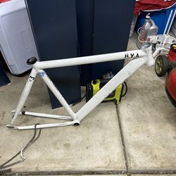 Selling A 6ku Urban track Frame With Seat Clamp And Chain