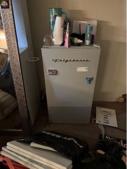 Frigidaire 3.2-cu ft Mini Fridge