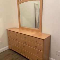 Bedroom Furniture - Queen 