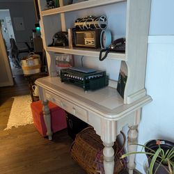 Desk With Hutch