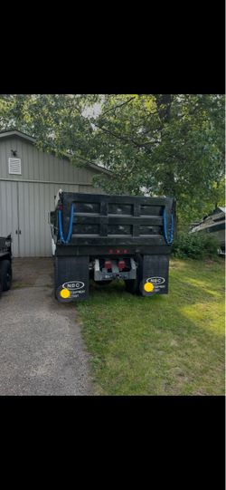 1988 Ford F800 dump truck