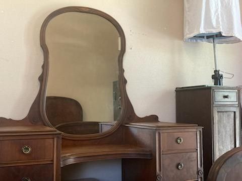 1920s Immaculate Vintage/Antique Bedroom Set