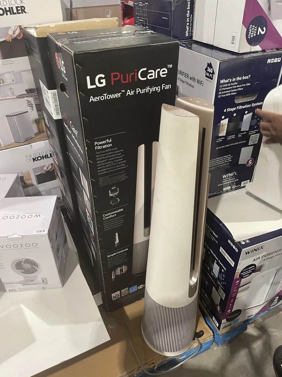 LG PuriCare AeroTower Air Purifying Fan with True HEPA and UVnano LED - U9CV1C