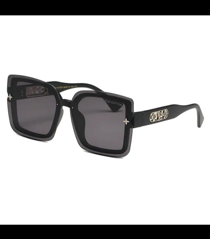 ** New ** Fashion Lady Sunglasses. 