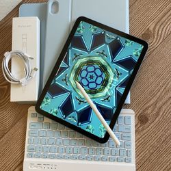 Apple iPad 10th Generation 256GB  With  Keyboard case and Pencil 