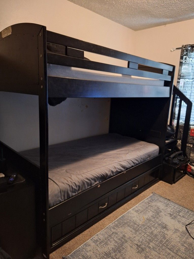 In Good Condition Kids Bunk Bed With Stairs And Drawers And Bottom Storage, Very Strong And Heavy, Pickup Only