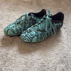 Puma Soccer Shoes Size 1.5
