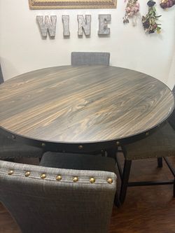 Dining room table