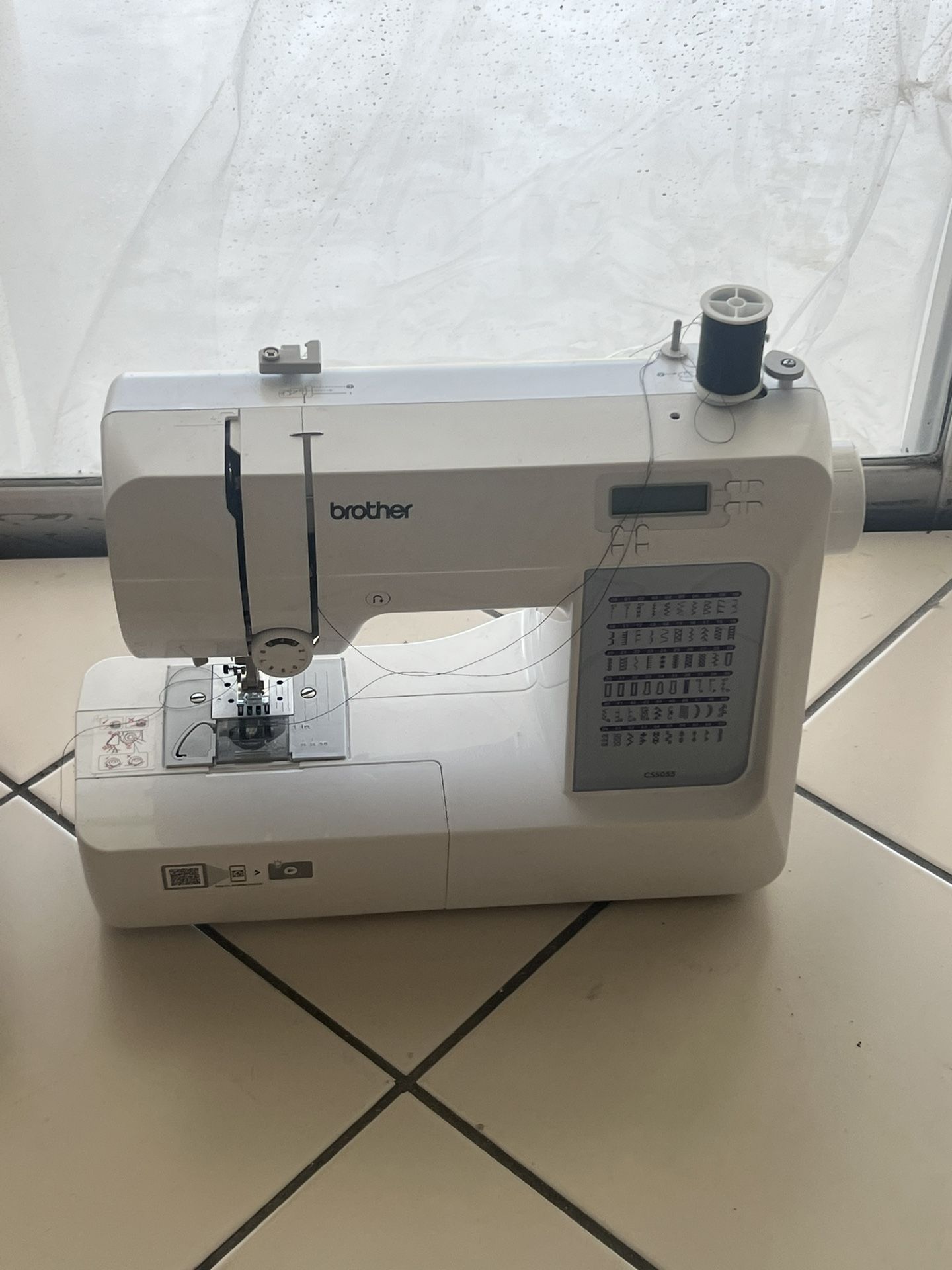 Brand new sewing machine Brother with sewing materials included 