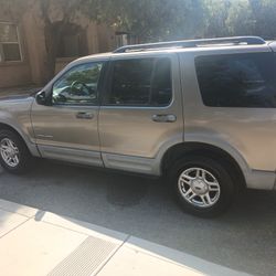 I'm Selling My 2002 Ford Explorer Cold AC Current Tags New Tires Leather Interior No Tears No Rips Tow Package Under $156,000 MI Asking 3500 Very Clea
