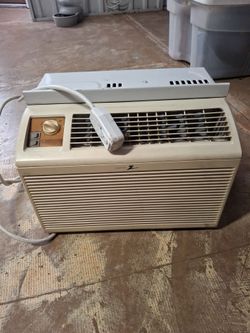 Zenith AC. Window unit 5000 btu