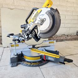 DeWALT 60V FlexVolt 12in Dual Bevel Compound Sliding Miter Saw with CUTLINE blade positioning system