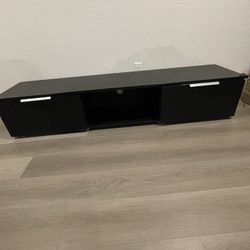 Tv Stand/Entertainment Center 