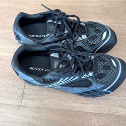 Black Bottegas Size 11