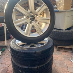 JUEGO DE RRINES PARA CARROS TOYOTA  R4  SIENA CAMRY  MEDI17