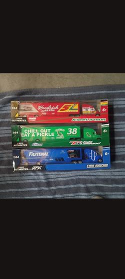 NASCAR KYLE LARSON HAULERS SET