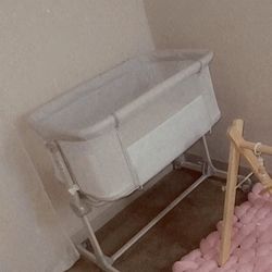 Baby Bassinet On Wheels 