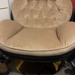 Barely Used ! Super Comfy , Cool Ass Chair 
