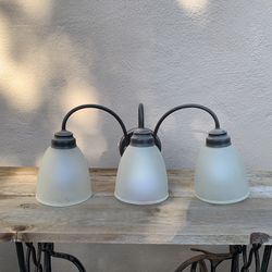 Light fixture