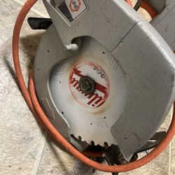 Black and Decker Saw 