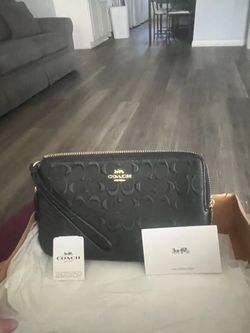 new coach wristlet