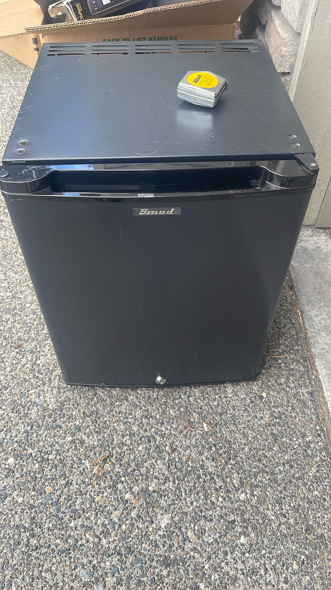 Mini Fridge 