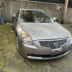 O8 Nissan Altima  2 Door Coup