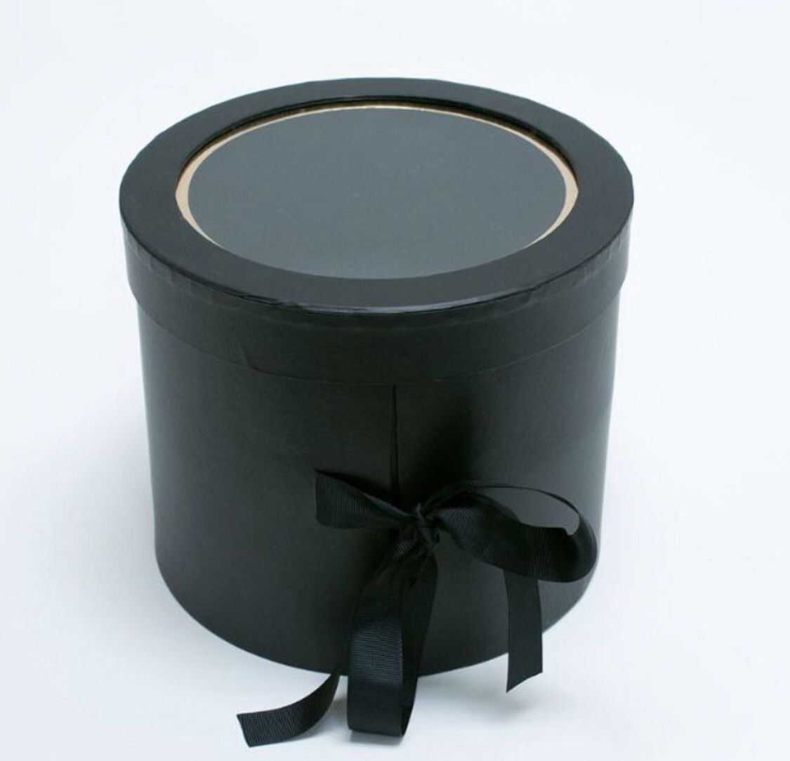 Double Layer Black Round Flower Box with Window Top (Two-Layers)/ Caja de flores redonda negra de doble capa con parte superior de ventana (dos capas)