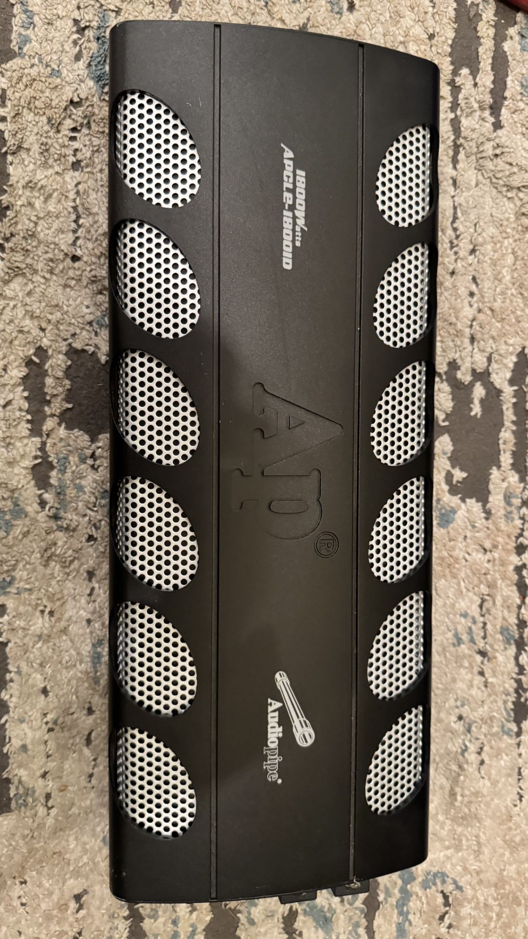 Audiopipe APCLE-18001D   Class   D   Power Amplifier