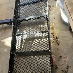 hitch-mounted cargo carrier