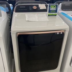 Samsung Electric Dryer (New Scratch And Dent)
