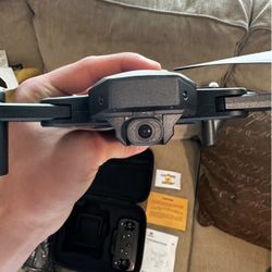 DEERC DRONE WITH CAMERA also comes with extra batteries
