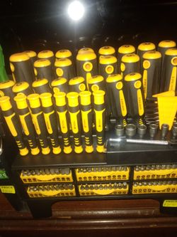 Brand new 113 pcs. Screwdriver  set