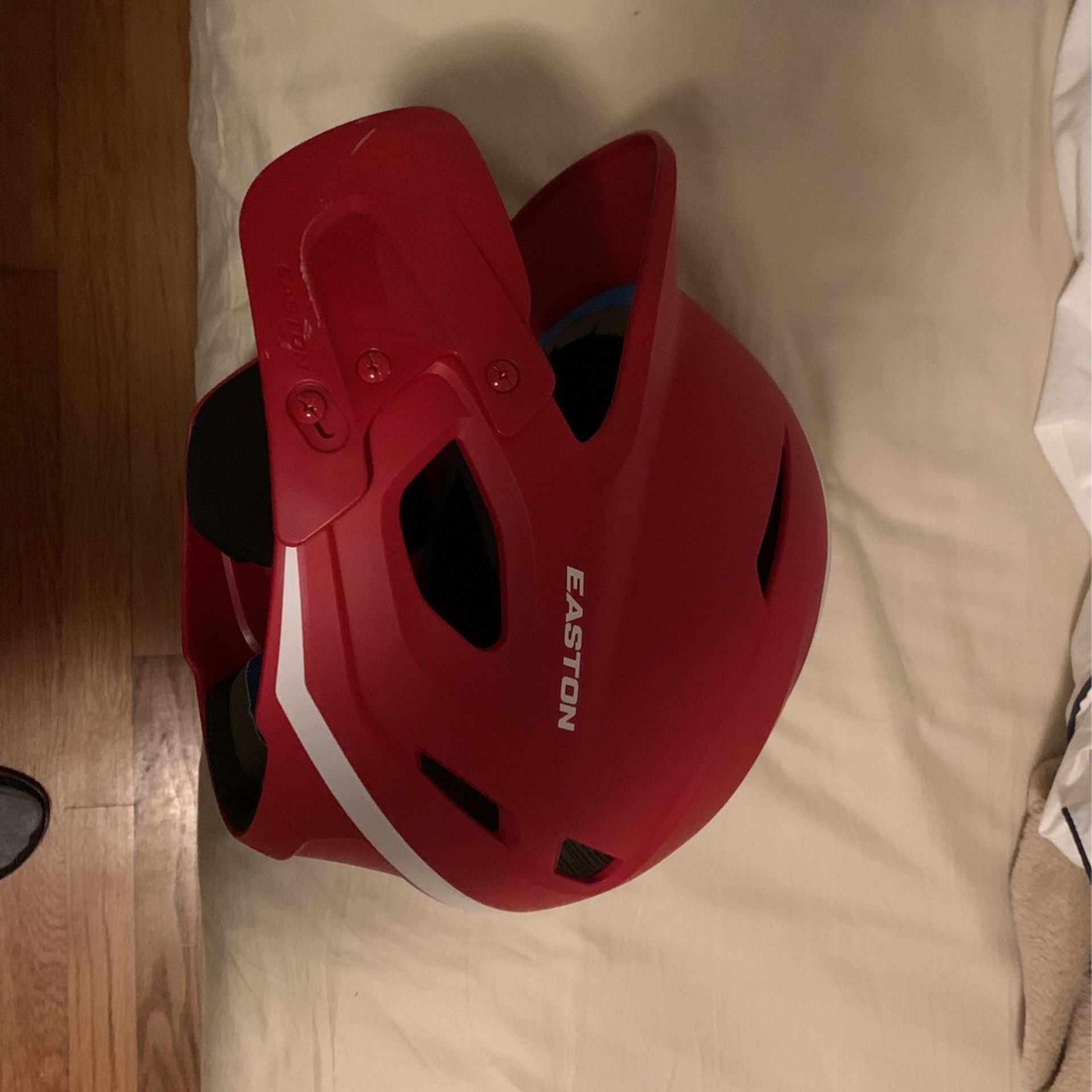 Easton elite baseball helmet size 7 brand new with zero scratches Approx 105$ Selling For