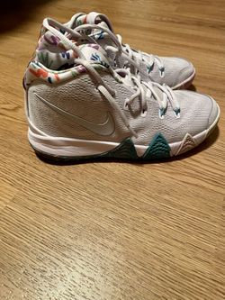 Kyrie 4’s 90’s 