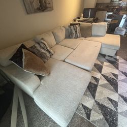 Free Delivery 🛋️ Modern Beige Sectional Sofa with Storage – New Condition!