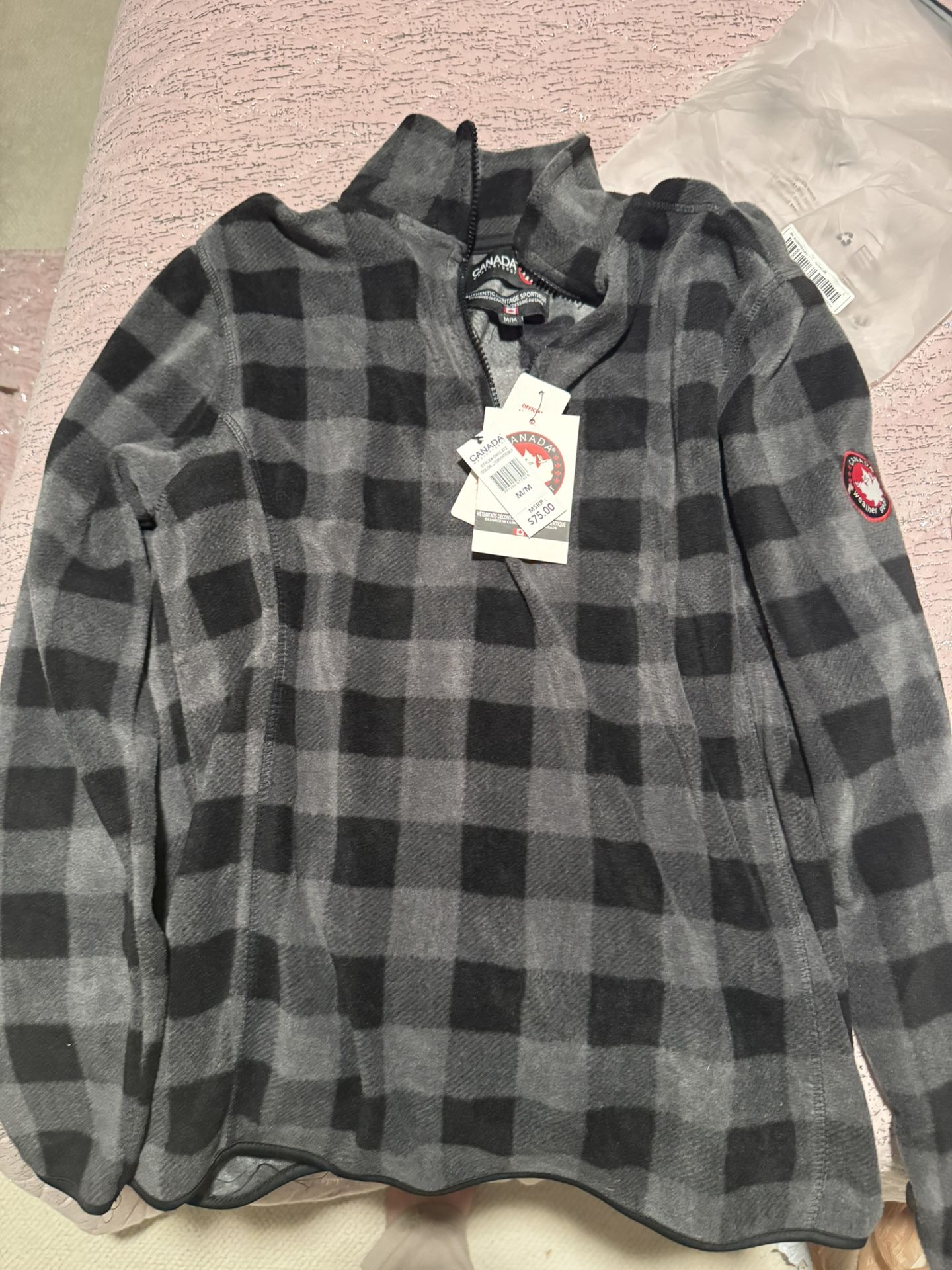 Nwt Mens Medium Canada Weather gear 1/4 Zip Pullover Plaid Grey Black Fleece