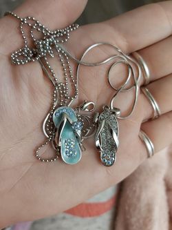 Flip flop necklaces 10 each