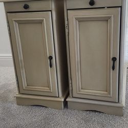 2 Cream Sofa Side End Tables With USB Power Cords And Cup Holders