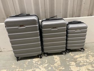 Set of 3 LONDON FOG “Sandridge” Silver Hard Shell 4-Wheel Spinner Suitcases / Luggage