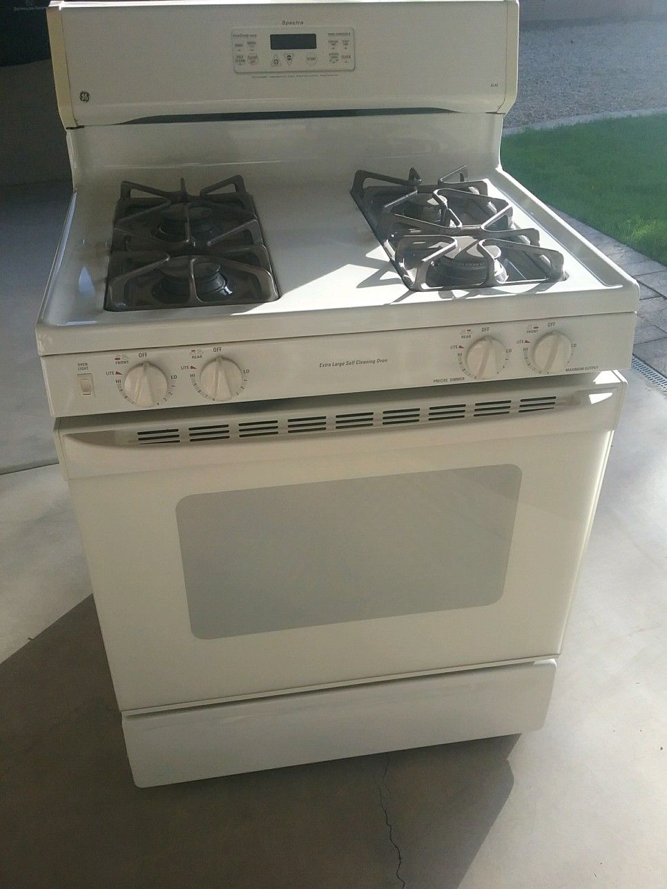GE Spectra natural gas stove