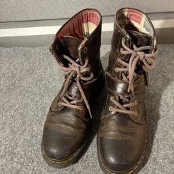 Doc, Martin Boots