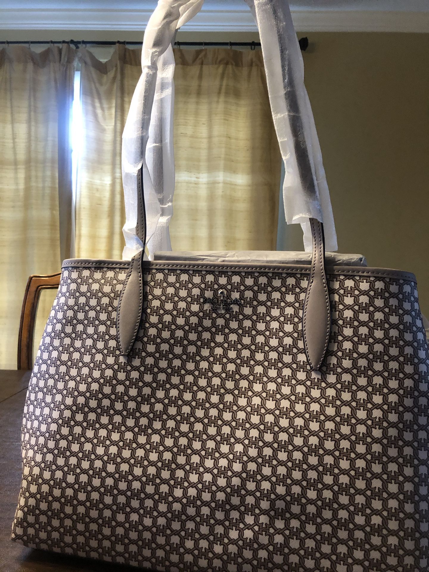Authentic Kate Spade Handbag New In Box for Sale in Camp Hill, PA - OfferUp