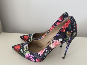 Nicole Millen Artelier silk Floral Pumps Size 8