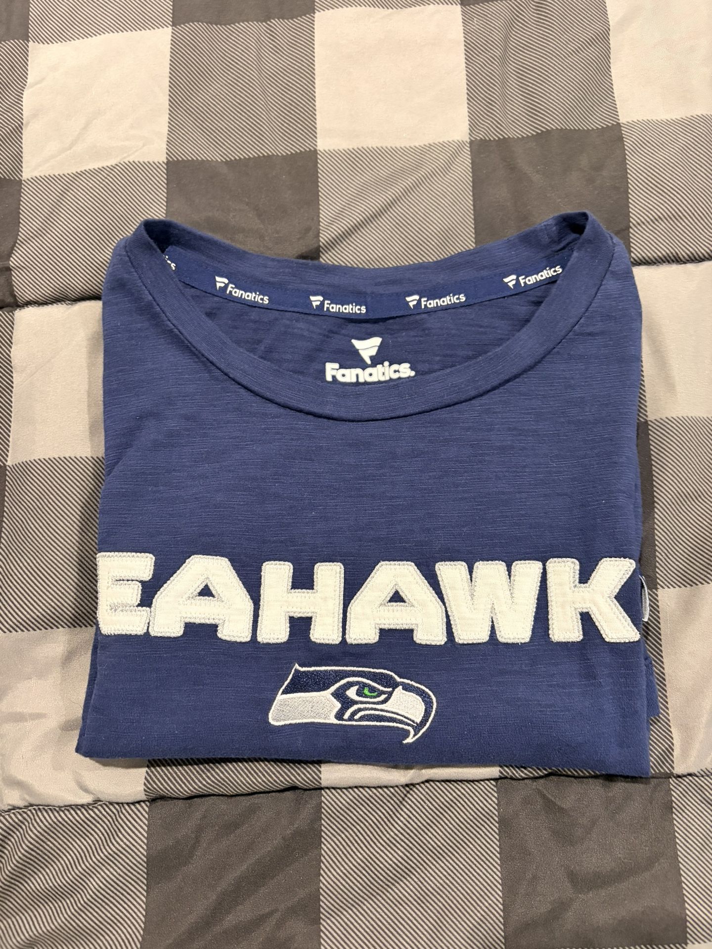 Men’s Seahawks t-shirt (size M)