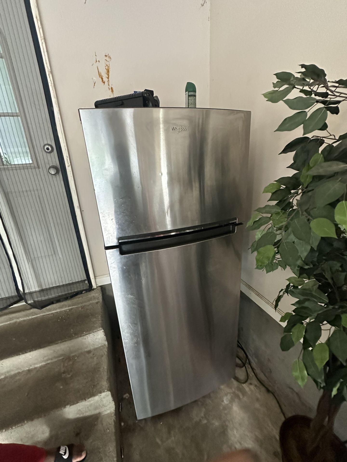 Refrigerator (Whirlpool)