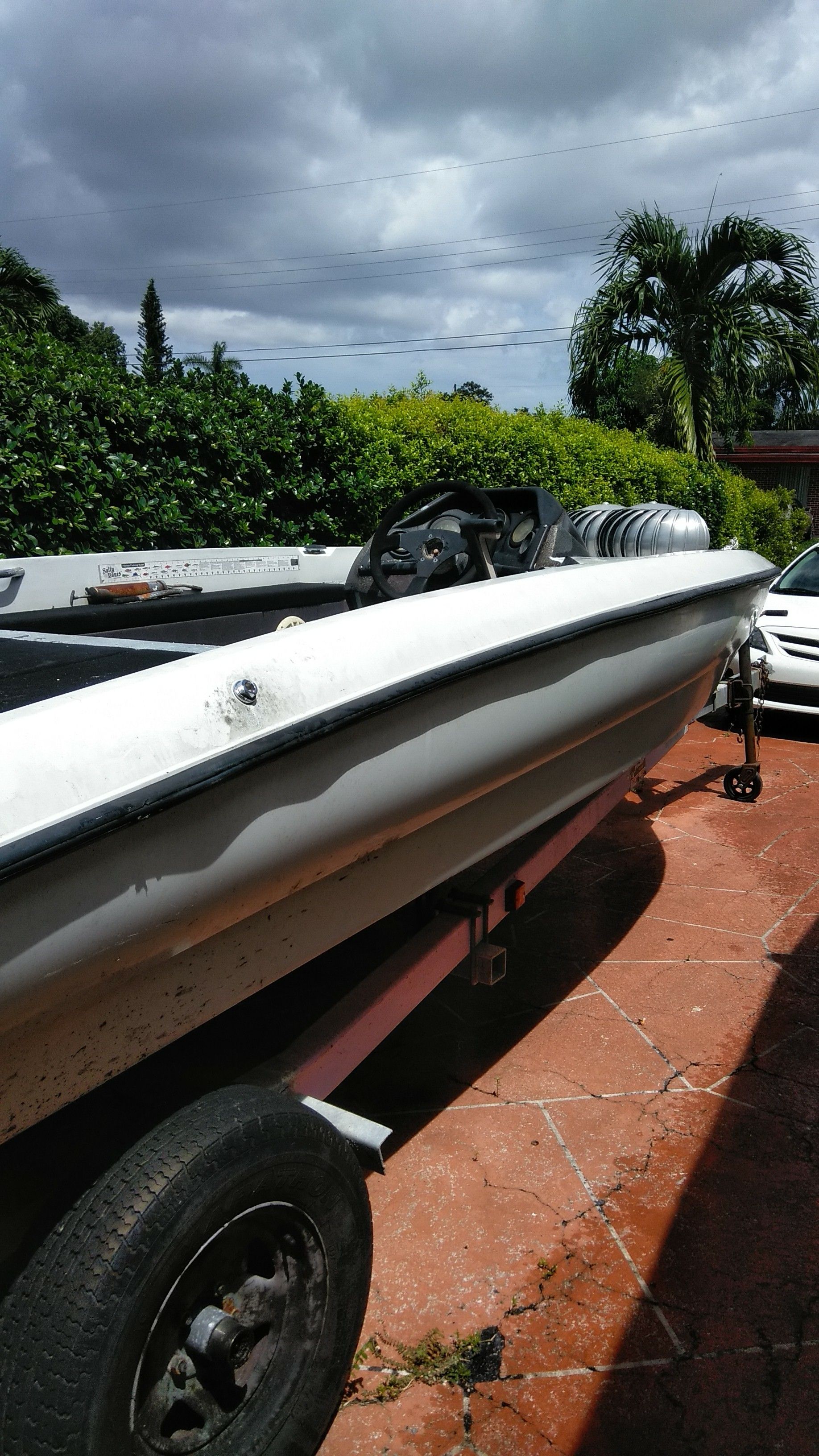 Bass boat with 200 Mercury