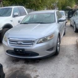 2011 Ford Taurus