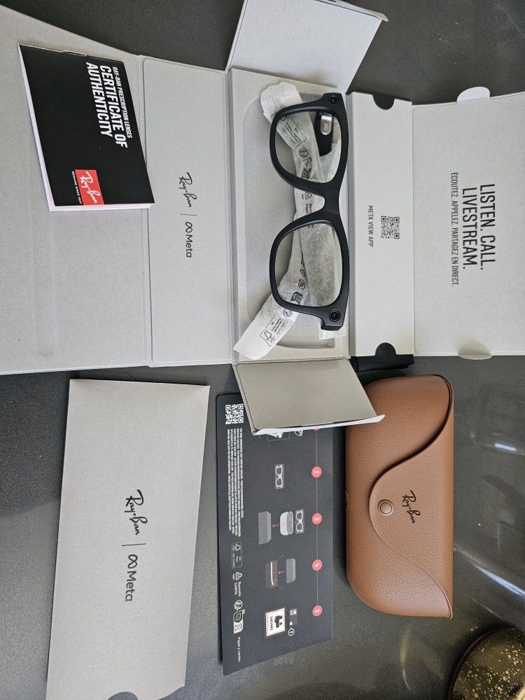 Ray Ban | Meta Wayfarer Glasses