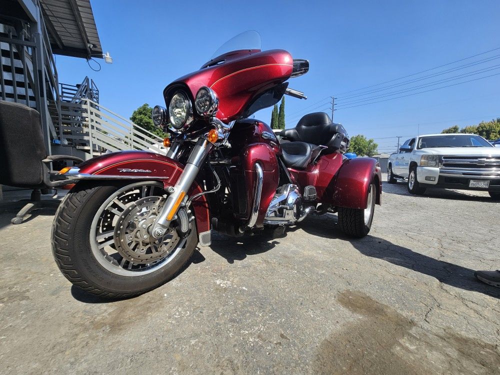 2016 Harley-Davidson 2016 Harley-Davidson Tri Glide Ultra (FLHTCUTG)